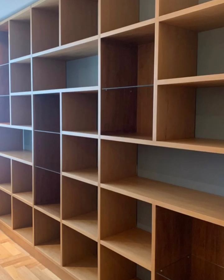 Estantería modular abierta de madera